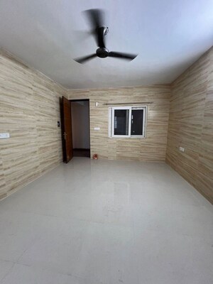 Room in 1 RK Apartment at Kharar Road – for Sale