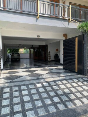 3 BHK Builder Floor – Exterior View View at BPTP Amstoria, Sector 102 - for Sale