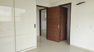 Room in 2 BHK Apartment at Omaxe The Resort, South Mullanpur – for Sale