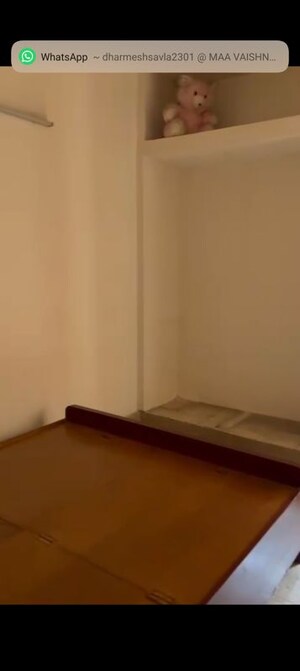 Room in 2 BHK Apartment at Vasant Mandar CHS, Vasant Vihar – for Sale