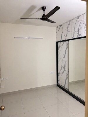 Room in 2 BHK Apartment at Prestige Finsbury Park Regent, Bagaluru – for Rent