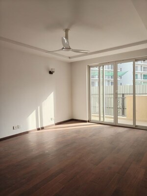 3.5 BHK Apartment For Rent in Emaar Emerald Floors Premier, Sector 65