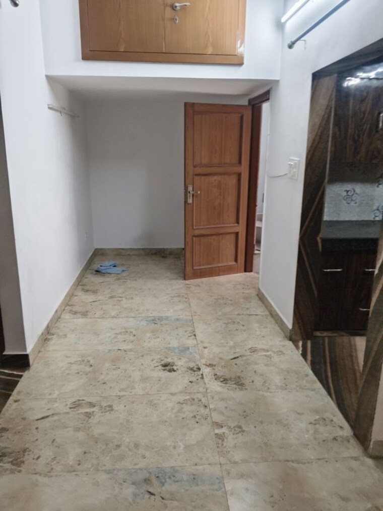 Parking, rwa-apartments-sector-53 2 Bedroom 1000 Sq.Ft. Independent House In Sector 53 Noida 10566400