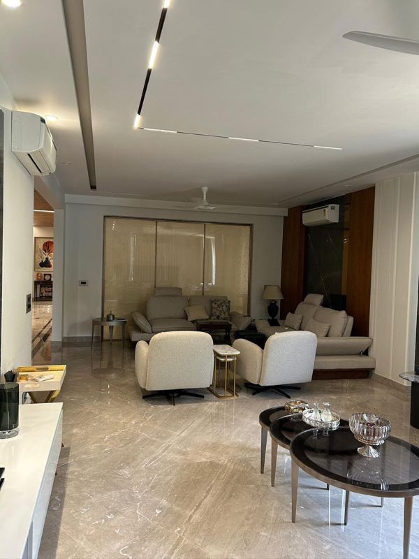 3.5 BHK + Study Room 1503 Sq.Ft. Builder Floor in Smart World Gems