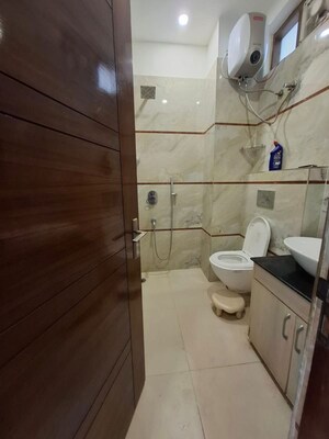 Bathroom in 3 BHK Apartment at Sunshine Enclave, Vip Road – for Rent