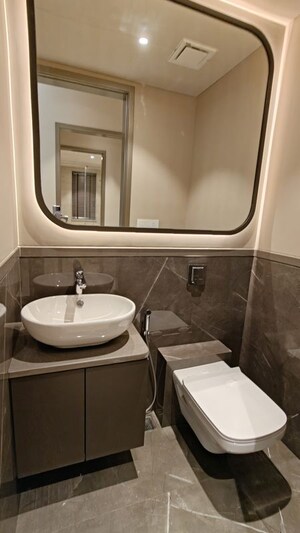 Attached Bathroom in 3 BHK Apartment at Koregaon Park Annexe – for Sale