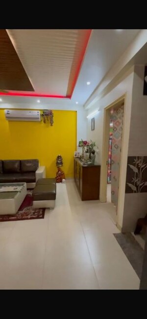Team Area in 3 BHK Apartment at Penta Homes, Vip Road – for Rent