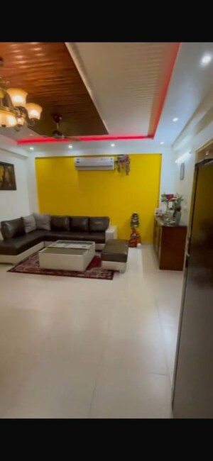 Team Area in 3 BHK Apartment at Penta Homes, Vip Road – for Rent