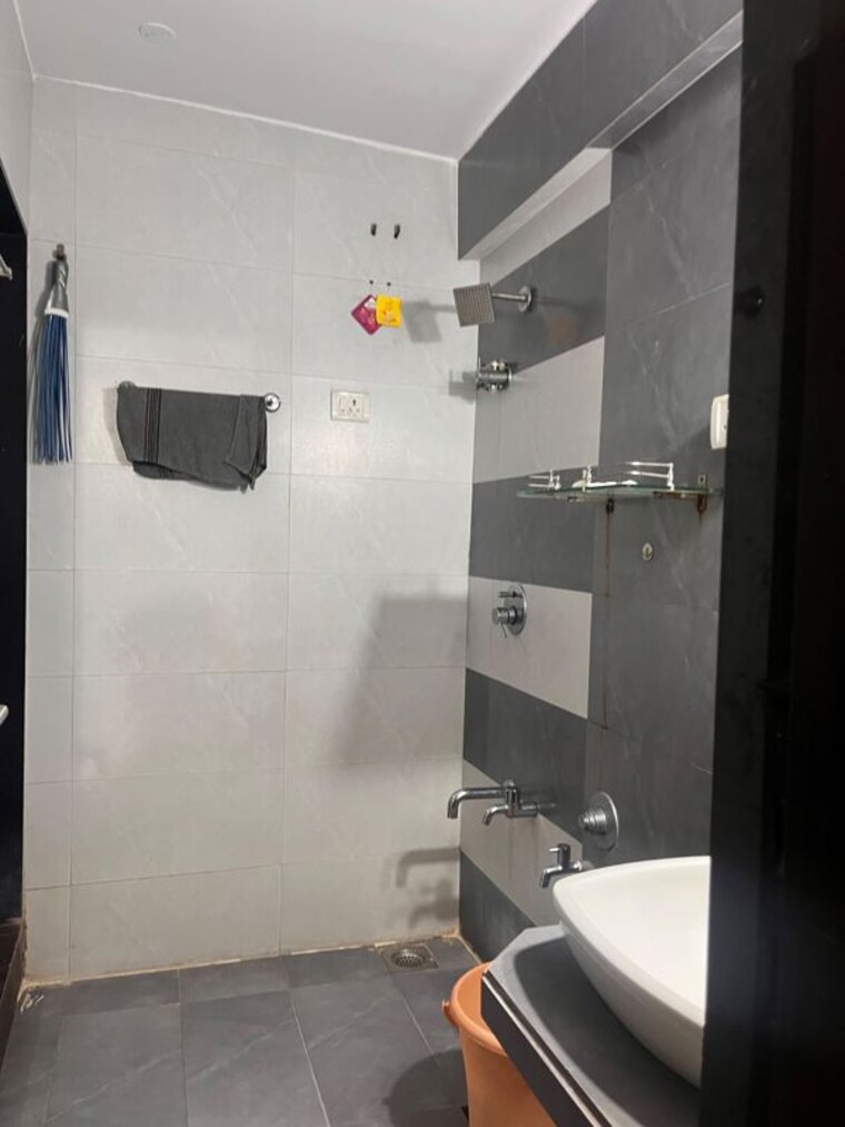 Bathroom, kabra-galaxy 1 Bedroom 600 Sq.Ft. Apartment In Azad Nagar Thane 10566443