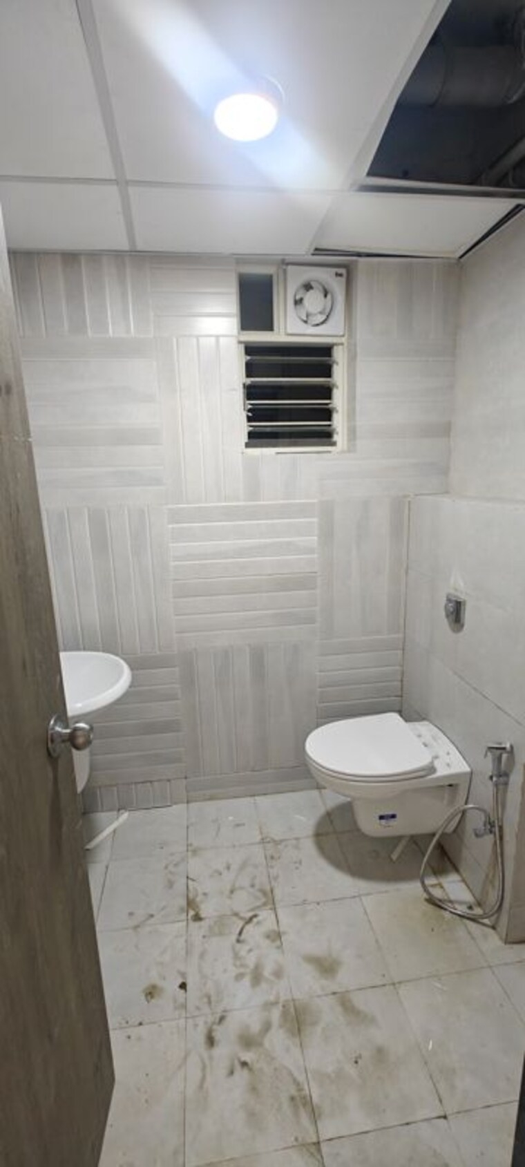 Bathroom, goel-ganga-millennia 1.5 Bedroom 750 Sq.Ft. Apartment In Undri Pune 10566449