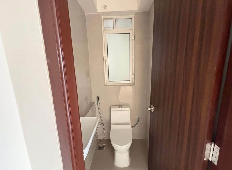 Bathroom, embassy-one-thane 1 Bedroom 500 Sq.Ft. Apartment In Panch Pakhadi Thane 10566464
