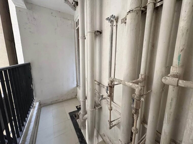 Bathroom, embassy-one-thane 1 Bedroom 500 Sq.Ft. Apartment In Panch Pakhadi Thane 10566464