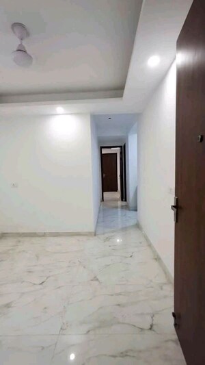 Room in 1 BHK Apartment at Chattarpur – for Rent