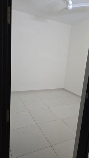 Room in 2.5 BHK Apartment at Provident Capella, Whitefield – for Rent