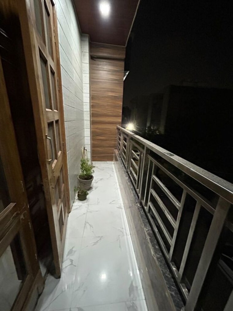 Balcony, rwa-apartments-sector-116 2.5 Bedroom 1900 Sq.Ft. Villa In Sector 116 Noida 10562033