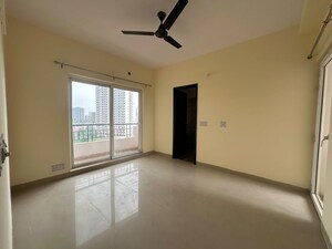 Room in 3 BHK Apartment at Ansal Crown Heights, Sector 80 – for Rent