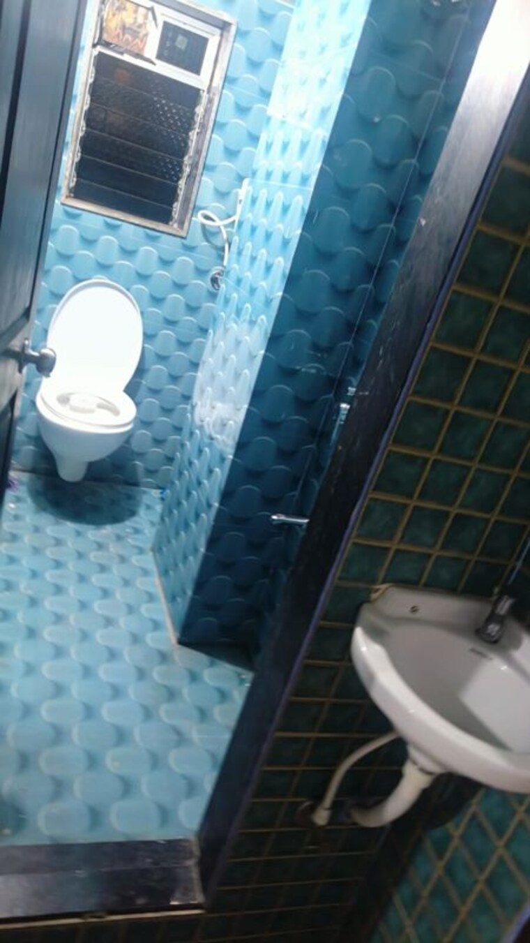 Bathroom, dream-house-chs-santacruz 1 Bedroom 225 Sq.Ft. Apartment In Santacruz East Mumbai 10566503