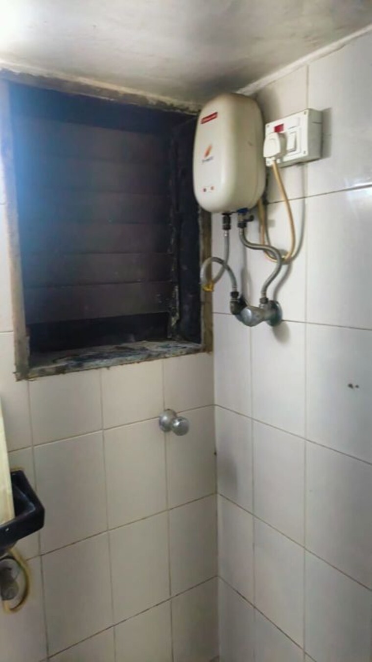 Bathroom, manuel-rodrigues-apartment 1 RK 250 Sq.Ft. Apartment In Santacruz East Mumbai 10566549