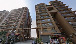  Apartment For Sale in Hathijan