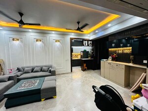 Parking in 4 BHK Builder Floor at SS Linden, Sector 84 – for Rent