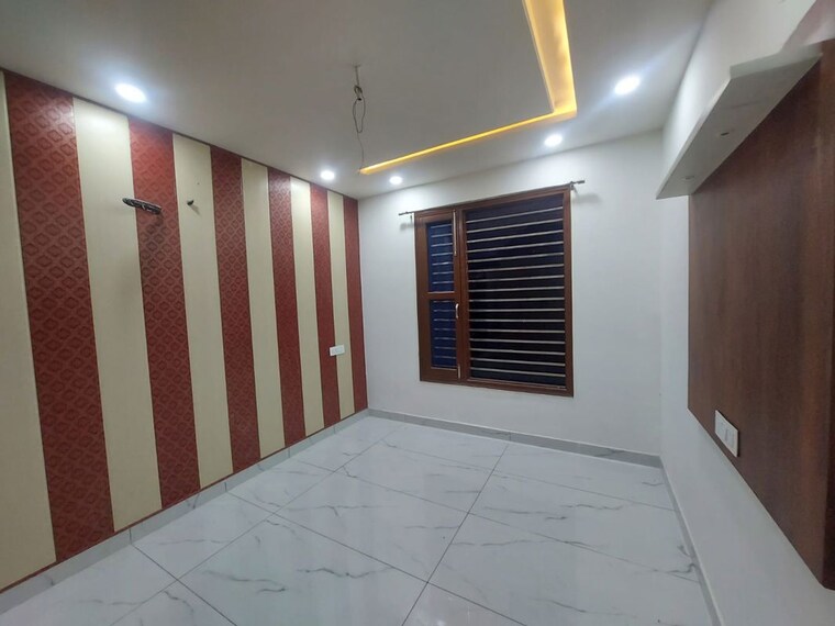 Room, ambala highway 2 Bedroom 100 Sq.Yd. Independent House In Ambala Highway Zirakpur 10566926