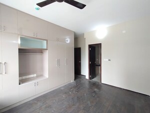 Room in 2 BHK Apartment at Purva Atmosphere, Thanisandra Main Road – for Rent