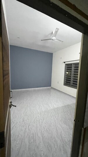 Room in 2 BHK Builder Floor at Gangondanahalli – for Rent