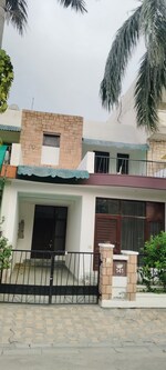 3 BHK + Servant Room 145 Sq.Yd. Independent House in Yashoda Kunj