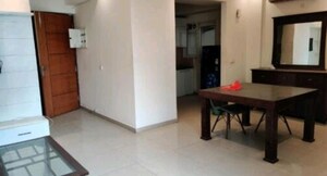 Room in 3 BHK Apartment at Omaxe R2, Gomti Nagar – for Rent