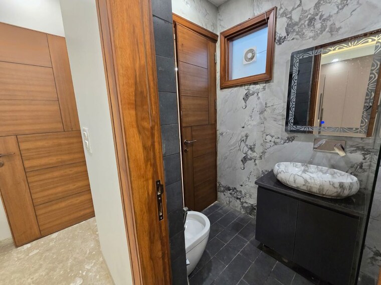 Kitchen, shiv nagar 3.5 Bedroom 110 Sq.Yd. Apartment In Shiv Nagar Delhi 10567174
