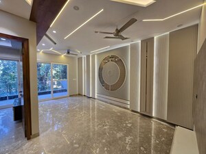 Room in 3.5 BHK Apartment at Shiv Nagar – for Sale