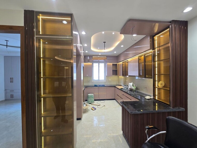 Kitchen, shiv nagar 3.5 Bedroom 110 Sq.Yd. Apartment In Shiv Nagar Delhi 10567174
