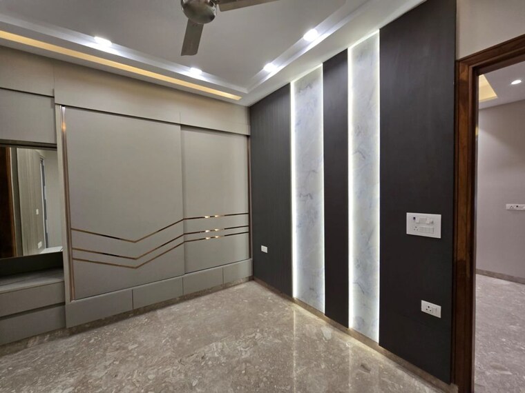 Room, fateh nagar 3 Bedroom 120 Sq.Yd. Apartment In Fateh Nagar Delhi 10567205