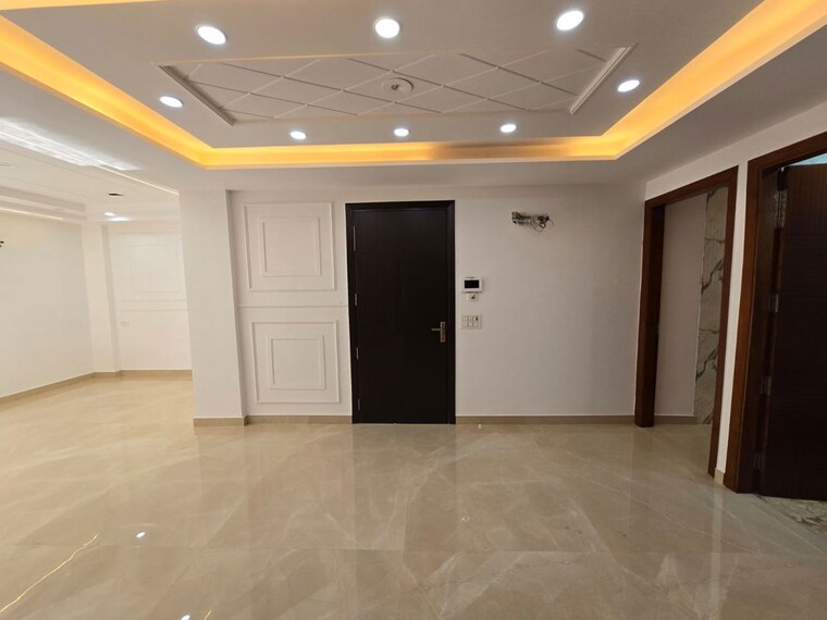 Room, fateh nagar 3 Bedroom 120 Sq.Yd. Apartment In Fateh Nagar Delhi 10567205
