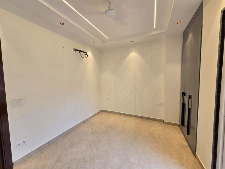 Room, fateh nagar 3 Bedroom 120 Sq.Yd. Apartment In Fateh Nagar Delhi 10567205