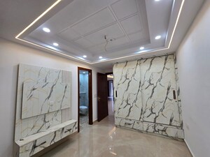 Room in 3 BHK Apartment at Janakpuri – for Sale