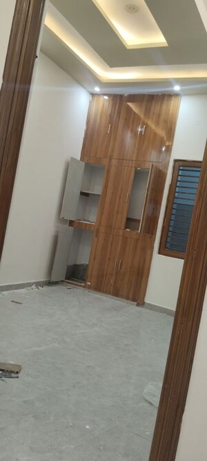 Room in 4 BHK Independent House at Meerut Cantt – for Sale