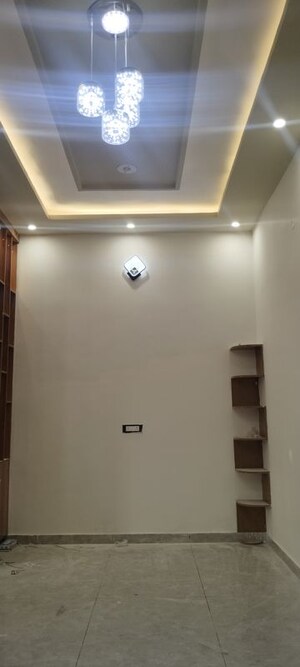 Room in 4 BHK Independent House at Meerut Cantt – for Sale