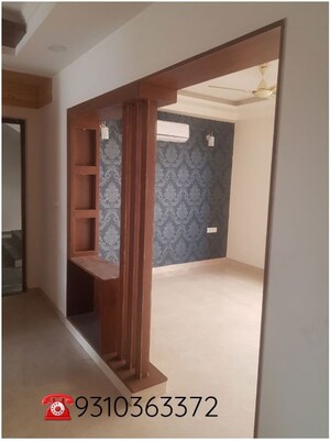 Room in 5 BHK Builder Floor at TDI The Retreat, Sector 89 – for Sale