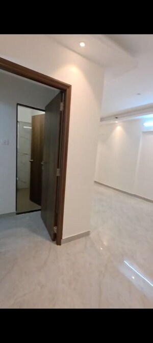 Room in 1 BHK Apartment at Mohite Mrugank, Chembur – for Rent