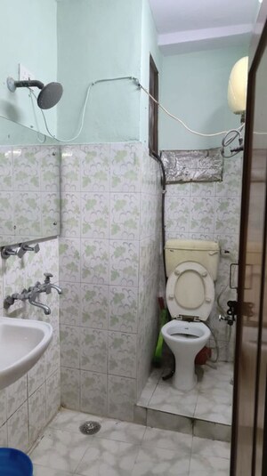 Bathroom in 1 BHK Builder Floor at Vinoba Puri – for Rent