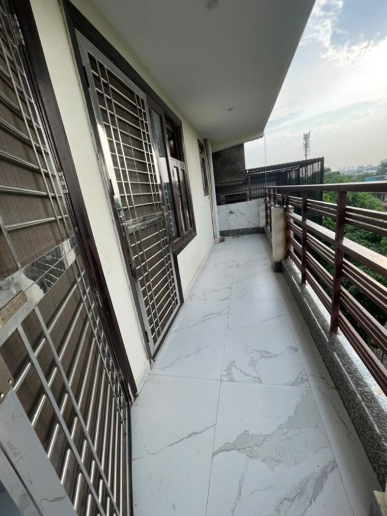 Balcony, sector 4 3 Bedroom 2000 Sq.Ft. Builder Floor In Sector 4 Gurgaon 10567525