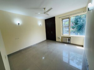 Room in 3 BHK Builder Floor at Unitech South City II, Sector 50 – for Rent