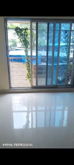 Room in 2 BHK Apartment at Veena Serenity, Chembur – for Rent