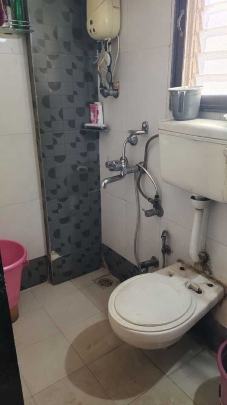 Bathroom, mansarovar-regency-chs 1 Bedroom 625 Sq.Ft. Apartment In Mira Road Thane 10567570