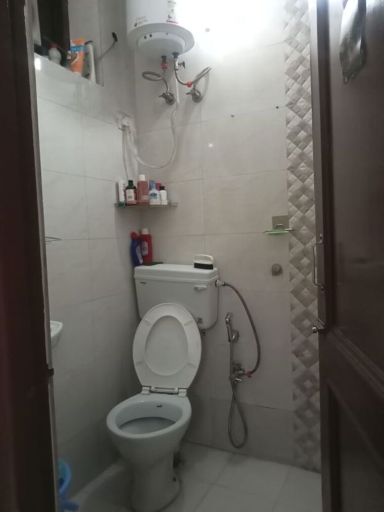 Bathroom, sant nagar 1 Bedroom 490 Sq.Ft. Builder Floor In Sant Nagar Delhi 10567571