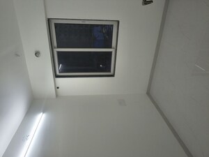 Furnished Amenities in 1.5 BHK Apartment at Deraiya Classico, Kurla East – for Rent