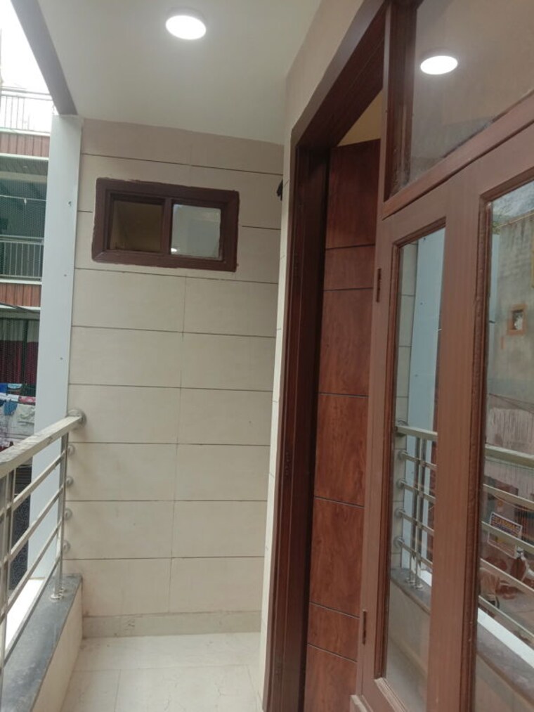 Balcony, mohan garden 2 Bedroom 450 Sq.Ft. Builder Floor In Mohan Garden Delhi 10567604