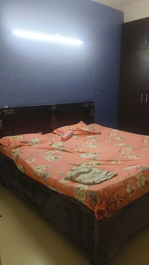 Bedroom in 2.5 BHK Apartment at Amrapali Silicon City, Sector 76 – for Rent