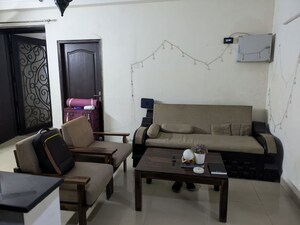 Living Room in 2.5 BHK Apartment at Amrapali Silicon City, Sector 76 – for Rent
